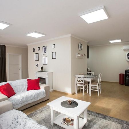 Lira Holiday Apartments Satu Mare Ngoại thất bức ảnh