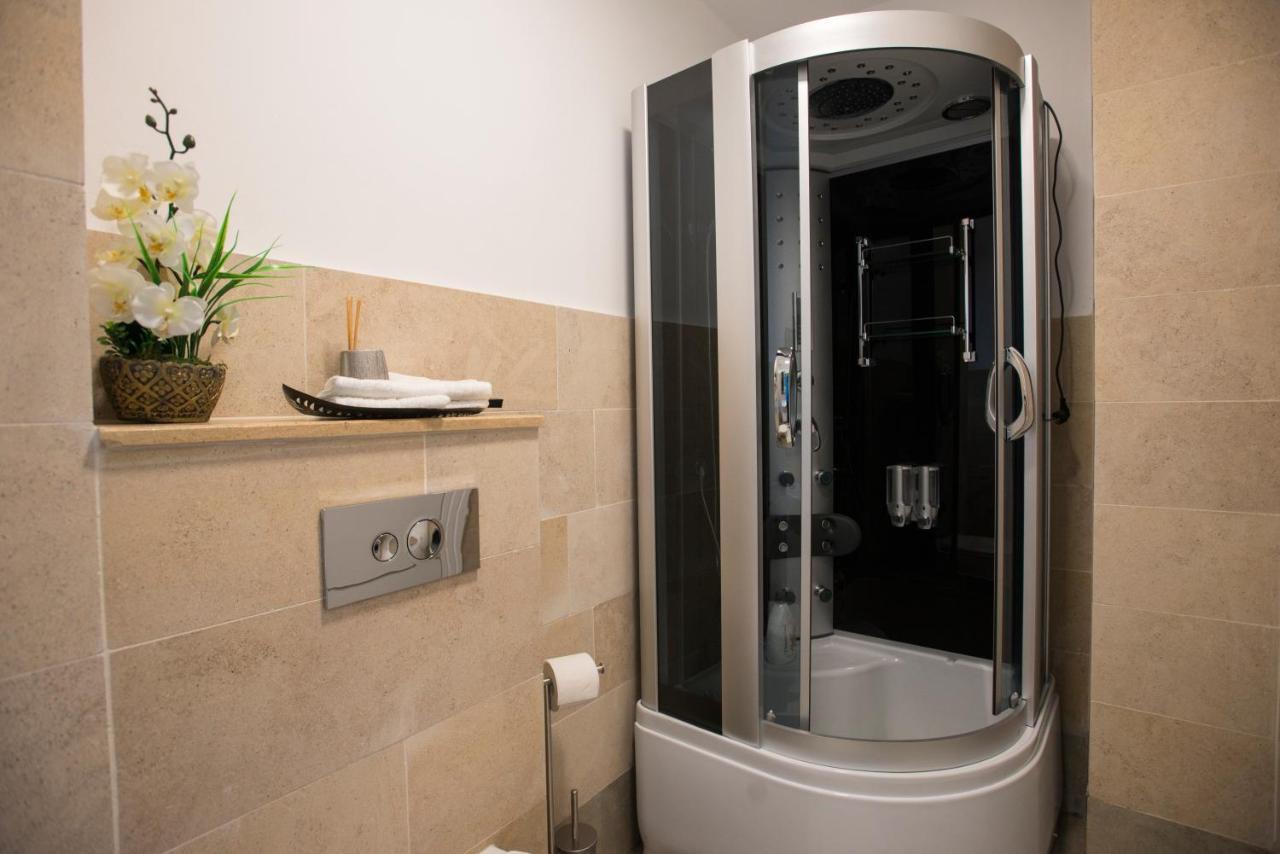 Lira Holiday Apartments Satu Mare Ngoại thất bức ảnh