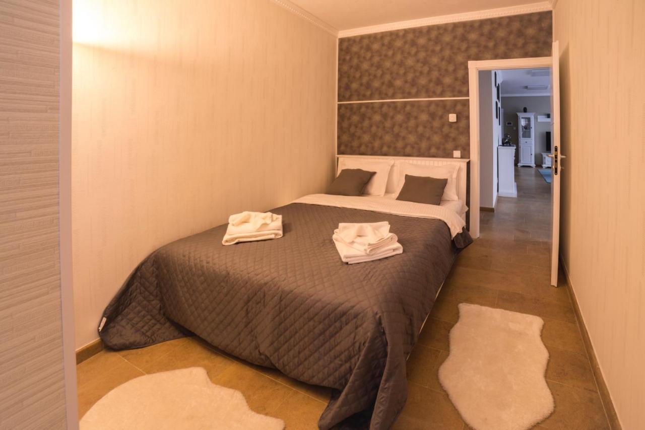 Lira Holiday Apartments Satu Mare Ngoại thất bức ảnh