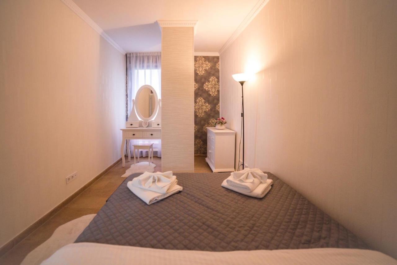 Lira Holiday Apartments Satu Mare Ngoại thất bức ảnh