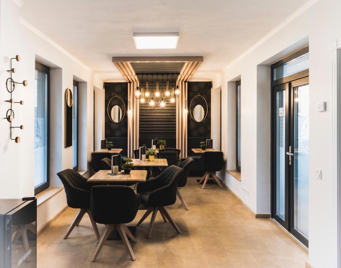 Lira Holiday Apartments Satu Mare Ngoại thất bức ảnh