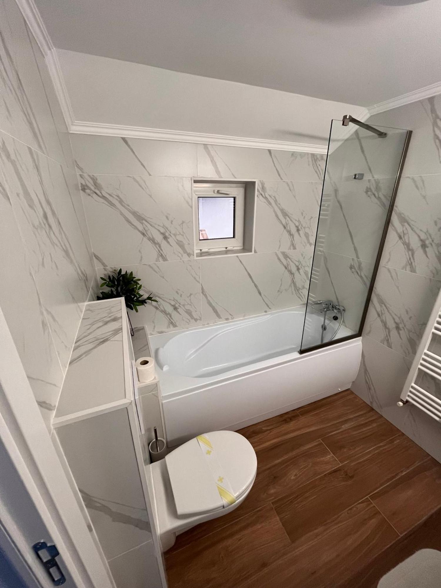 Lira Holiday Apartments Satu Mare Ngoại thất bức ảnh